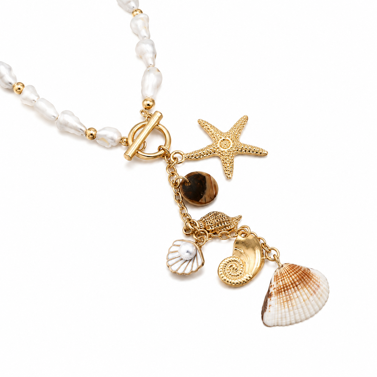 NICKSUN - Collar dorado con Dije de Playa - Estrella de Mar y Concha